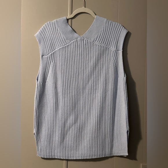 NWT women’s H&M sweater vest - Picture 4 of 4